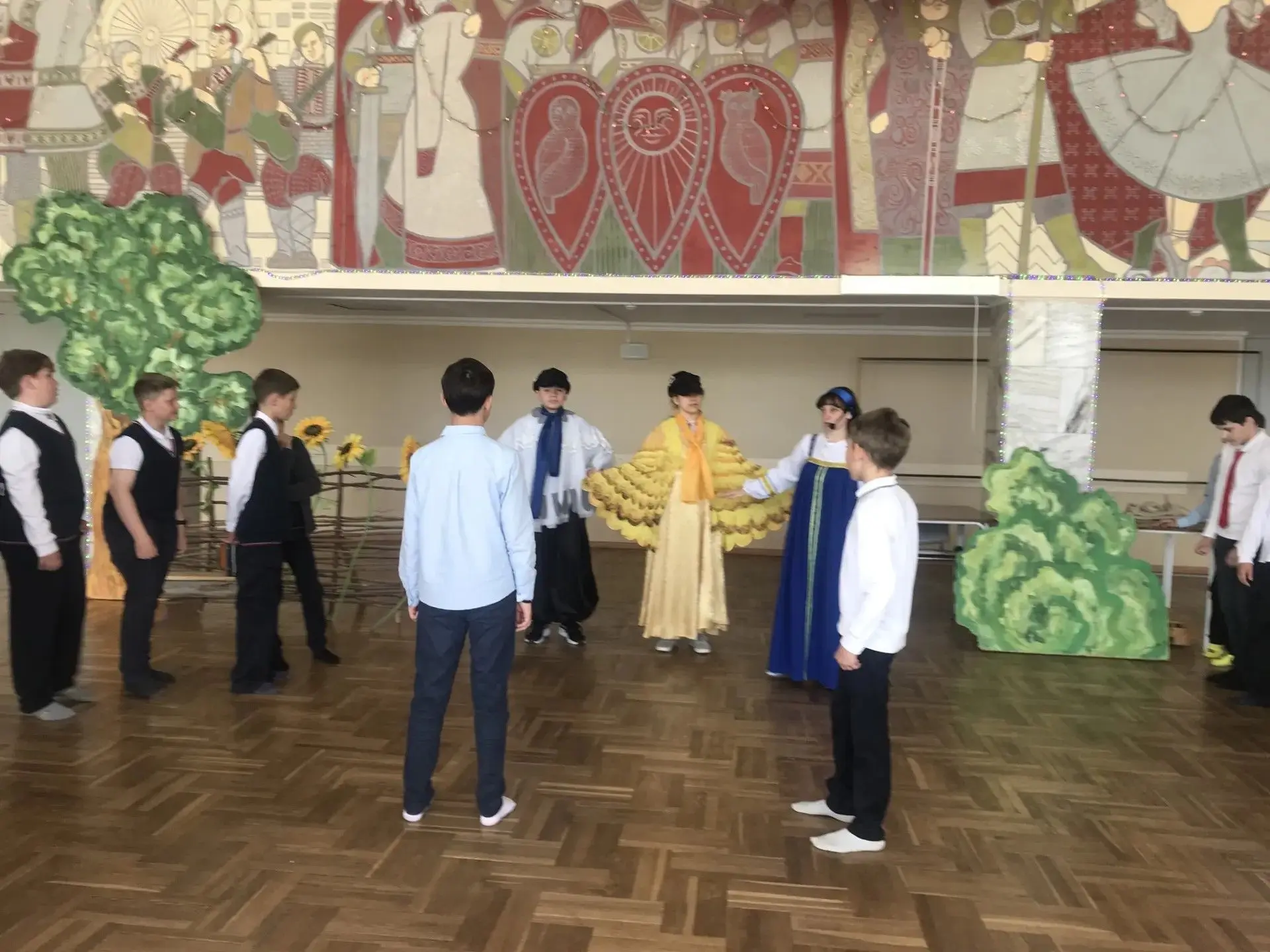 🎭 Теплые воспоминания о старинных вечерах!
