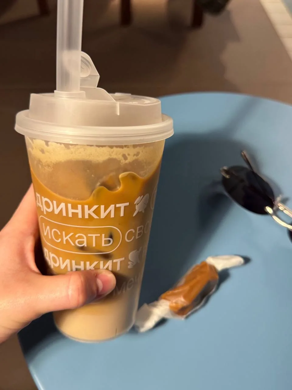 В «Дринкит» подвезли айс-латте со вкусом Kinder Bueno 

Его придумала посетительница и фанатка кофе: