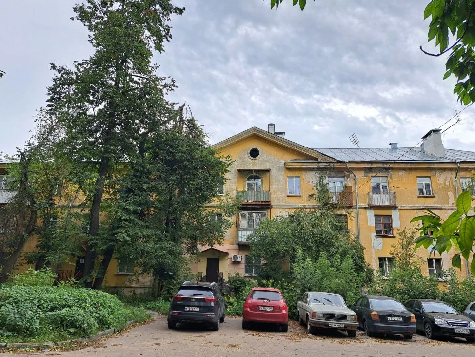 Ночью свалили в город.