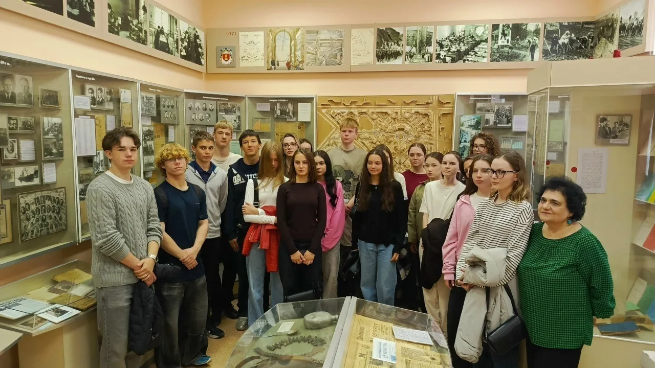🏛 ТвГУ продолжает знакомить школьников с историей и культурой в рамках посещения Музейно-образовате