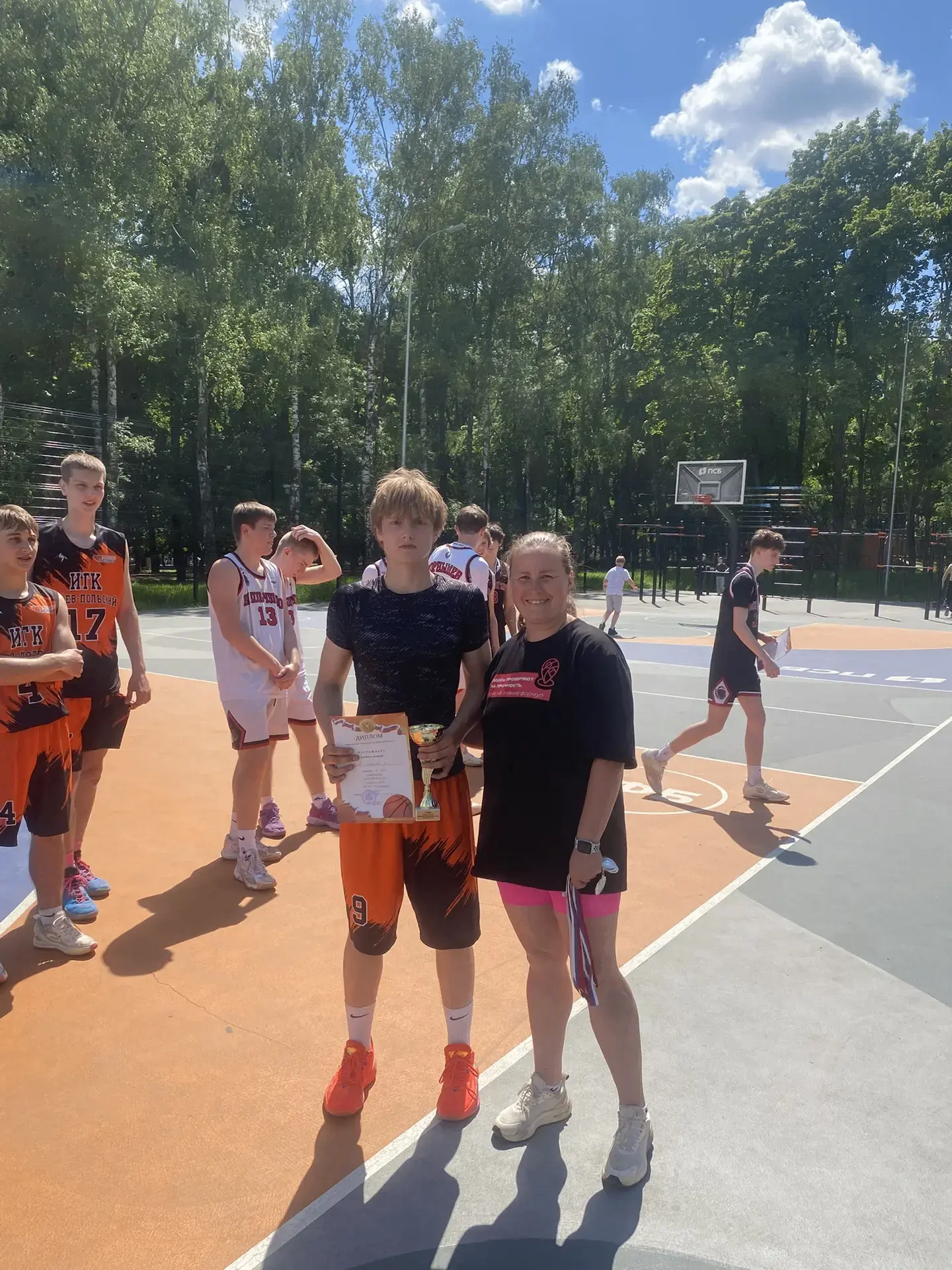 🏀24 мая в центральном парке г.Владимира, на площадке ПСБ, состоялось первенство области по баскетбол
