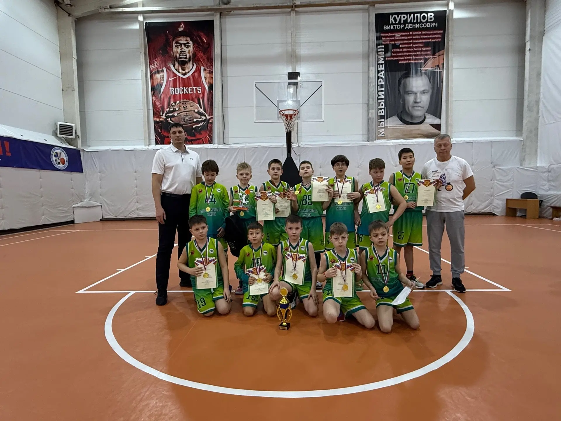 Наши баскетболисты взяли золото на турнире в Ачинске! 🏆🏀  С 21 по 23 февраля в Ачинске прошёл традиц