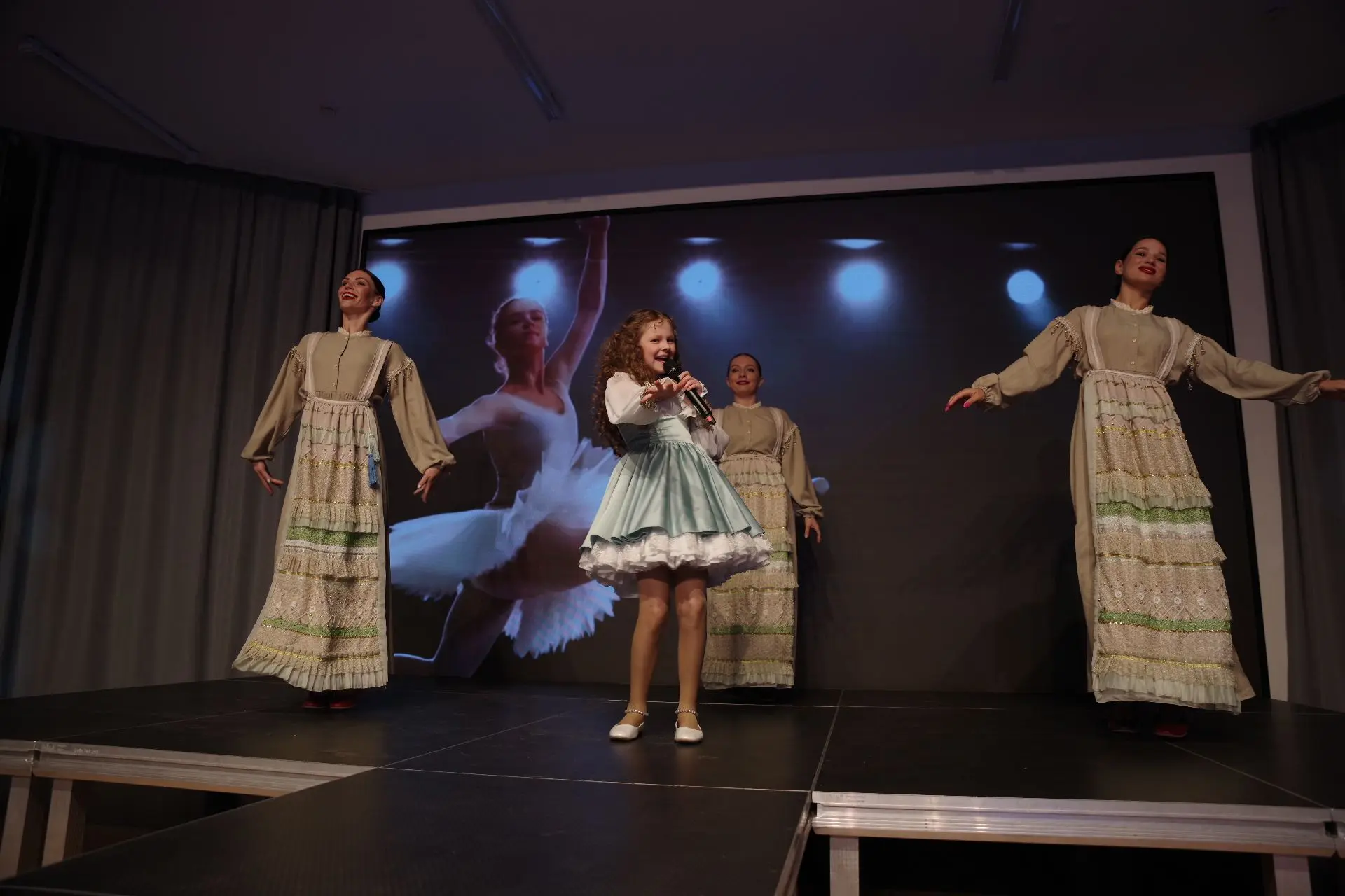 Каков мир современной моды Черноземья?🤔 

✨В Центре состоялся праздник национального костюма народо