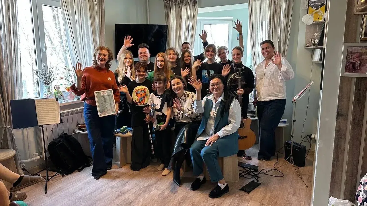 💐 5 апреля, в Вербное воскресенье, акустический бэнд «Кот с гитарой» подарил постояльцам пансионата 