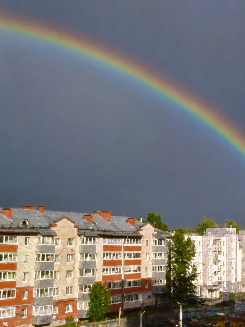 Радуга после грозы. Вечер 1 июня ⛈️ Вот так отметился первый день лета