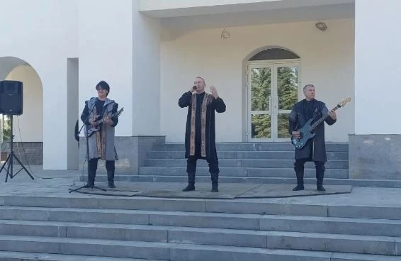 Малаяҙ ауылында салауат Юлаевтың вафатына 226 йыл тулыуға Арналған сәскәләр һалыу танта...