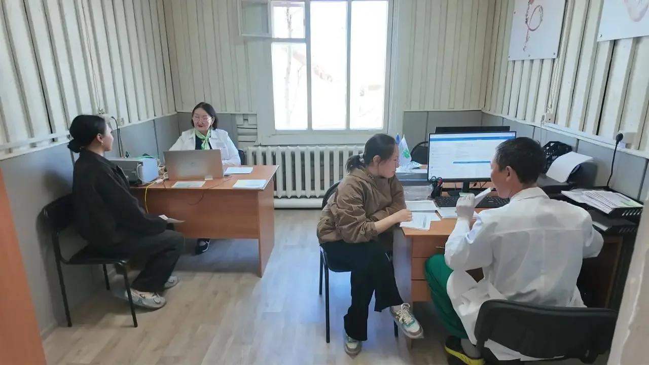 👍Сунтаарга доруобуйа киинэ аһыллан дьон абыранар  Саха сиригэр 8 доруобуйа киинэ үлэлиир. Онтон биир