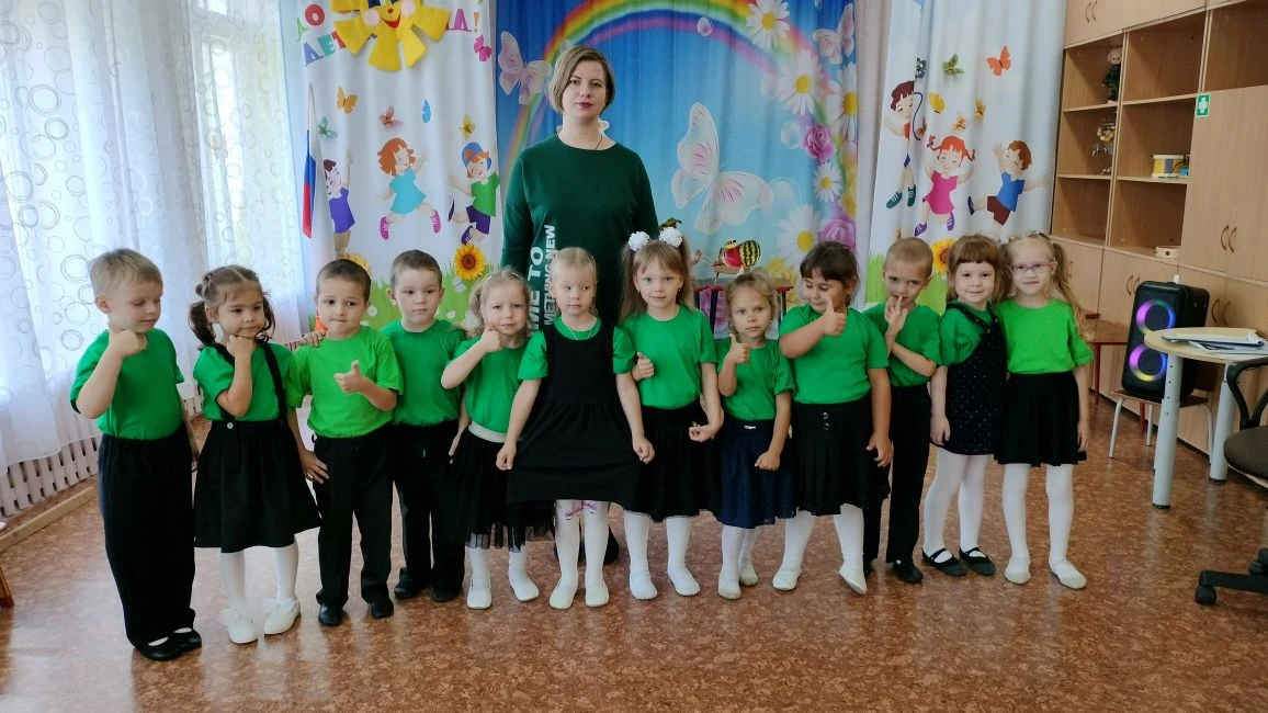 А ещё в нашем детском саду продолжается традиция: каждая группа начинает свою работу в ...