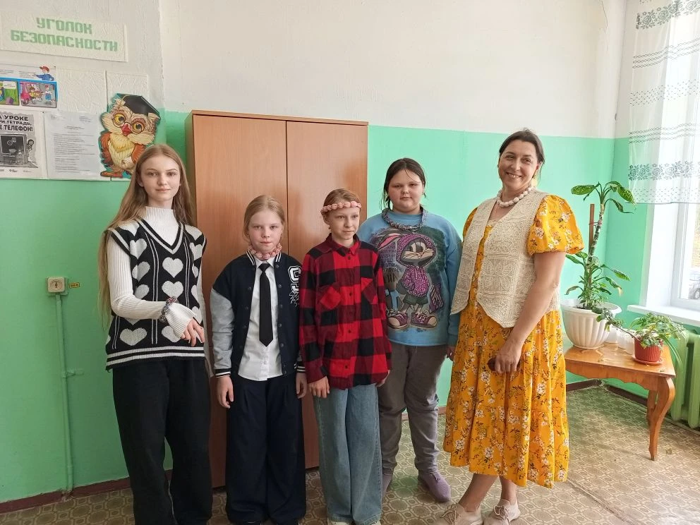И снова мастер-класс от педагогов Лежневского ЦВР. 
Татьяна Валерьевна провела занятие с девочками 4