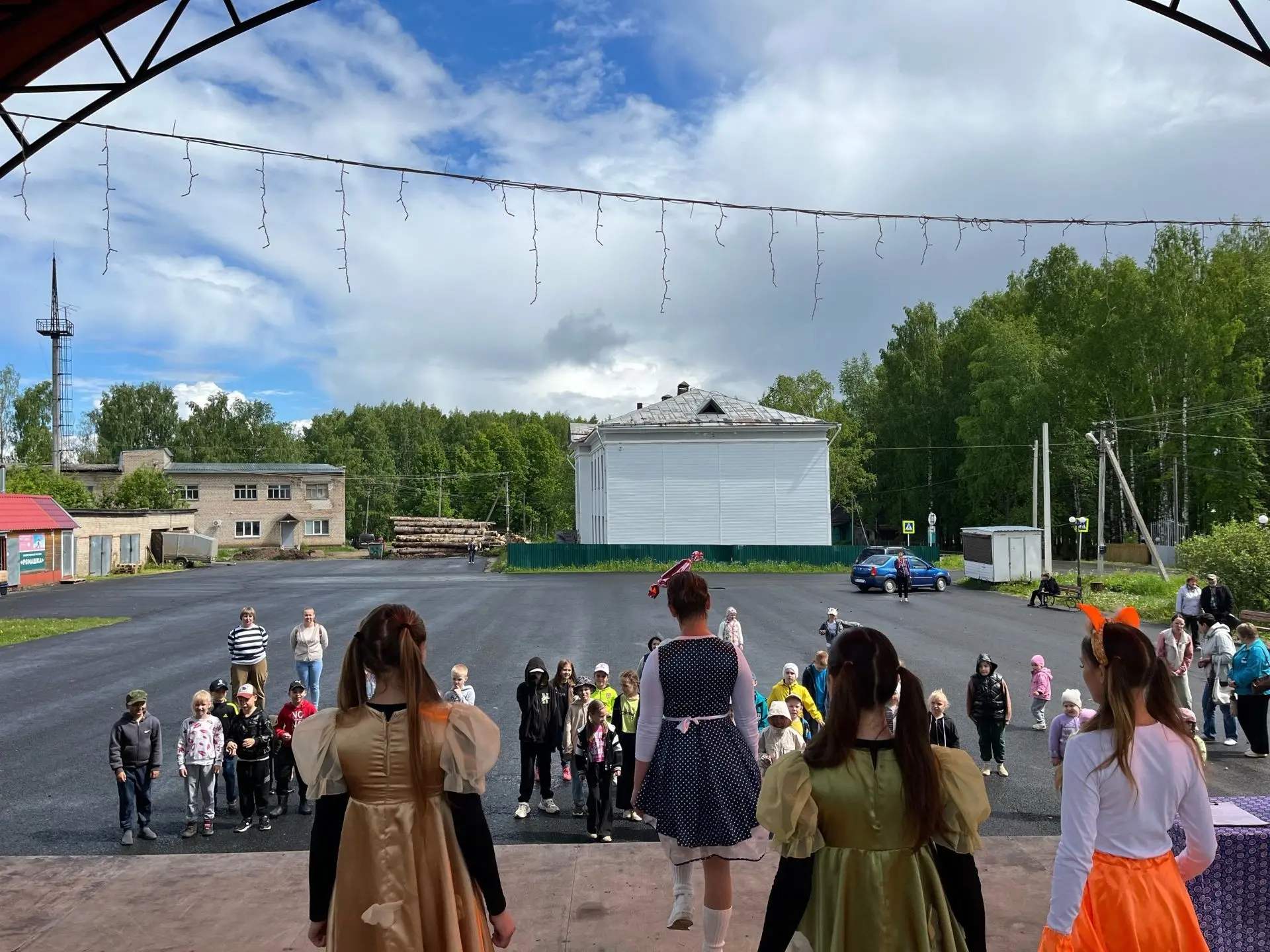 Ура, лето! ☀️⛱️1 июня Центральная площадь превратилась в настоящий остров детства и вес...