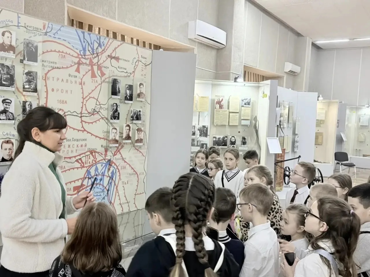 ПОЗНАВАТЕЛЬНОЕ ПУТЕШЕСТВИЕ ВТОРОКЛАССНИКОВ! 🗺️  Какая замечательная пятница выдалась у второклассник
