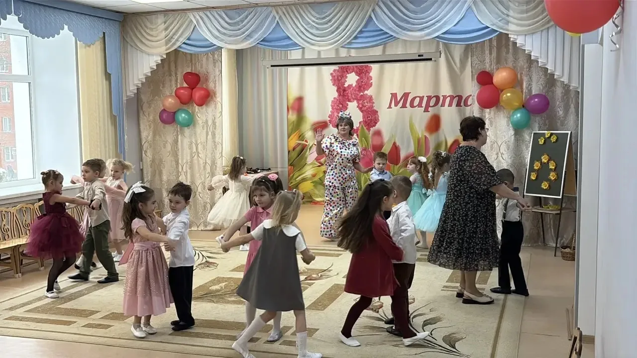 В ДО "Светлячок" в  старшей логопедической группе «Незабудка» прошел утренник, посвященный Междунаро