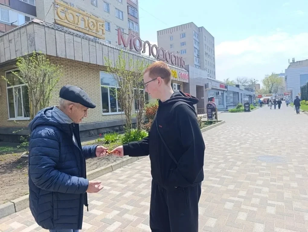 🎗️ Память в сердце: школьный клуб «Ставлоненок» провёл трогательную акцию!!!   🔥Сегодня участники шк