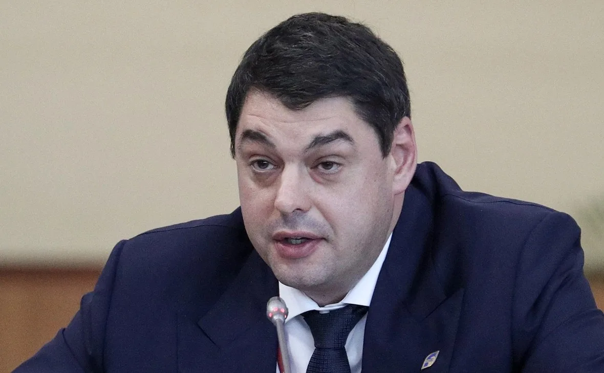 ⚡️Экс-главу FESCO Коростелева заочно арестовали по делу о хищении 885 млн рублей, — СМИ.