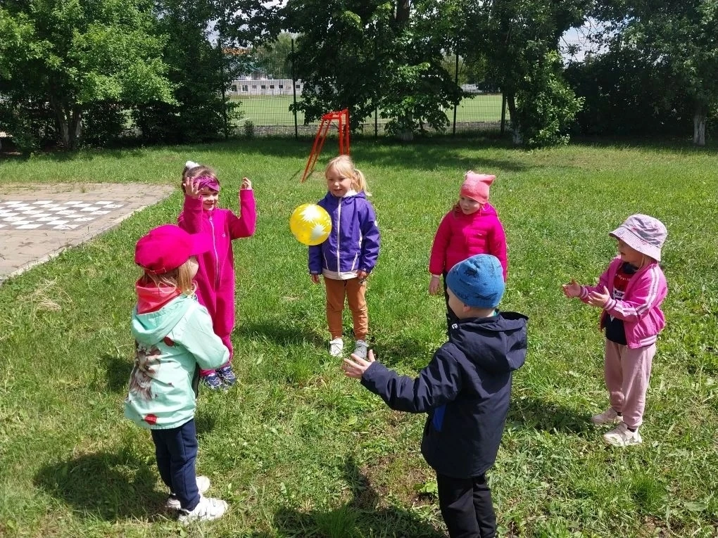 ⚾️🥎"Игры с мячом на свежем воздухе"