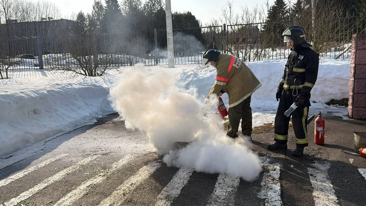 🔥 26 марта в МОУ «Глебовская СОШ» прошёл школьный этап соревнований «Школа безопасности»! 🚒Наши ребя