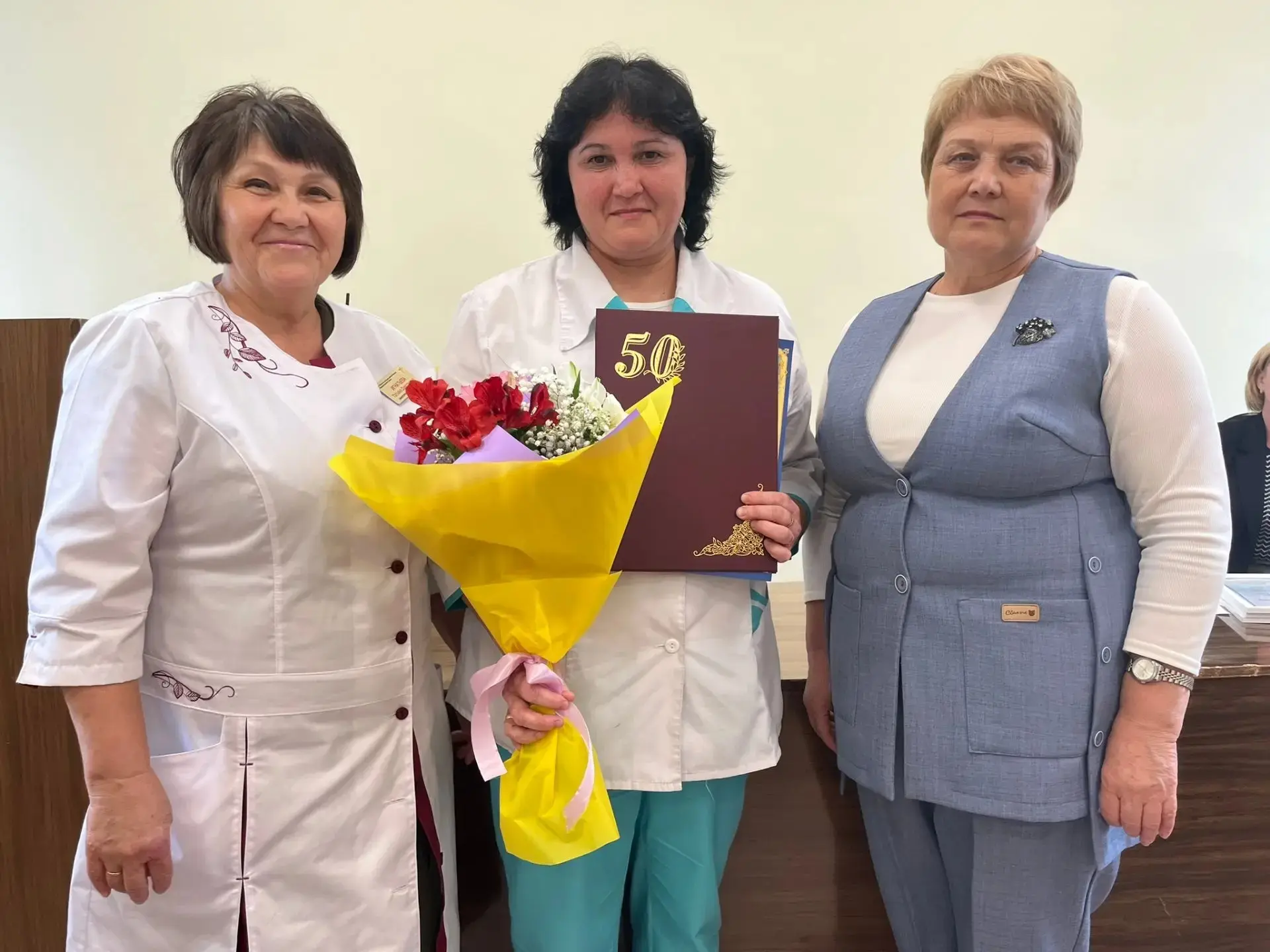 В филиале Янтиковская ЦРБ чествовали медицинских работников

В преддверии профессионального праздник