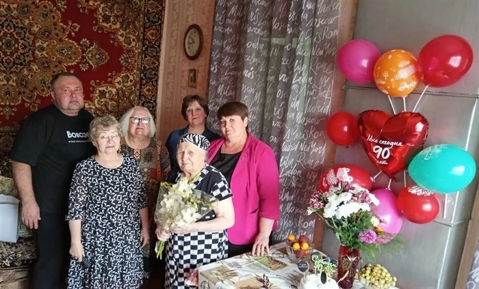 Ее формула – не сдаваться и учить. Учитель Анна Симатова отметила 90-летие