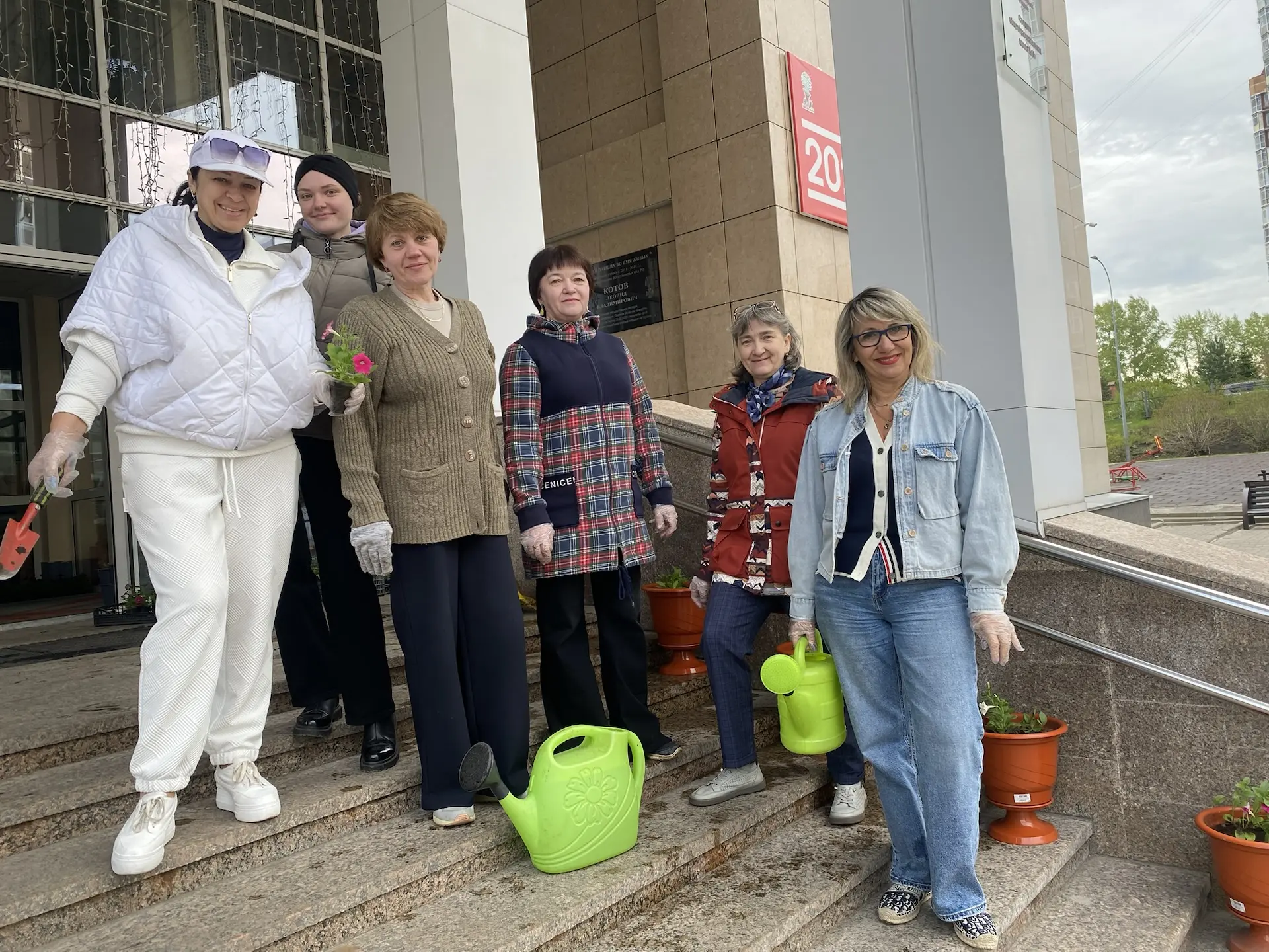 🌷🥀Старт проекта «Цвети, наш школьный двор». 🤝🔥Сегодня педагогический коллектив нашей школы принял ак