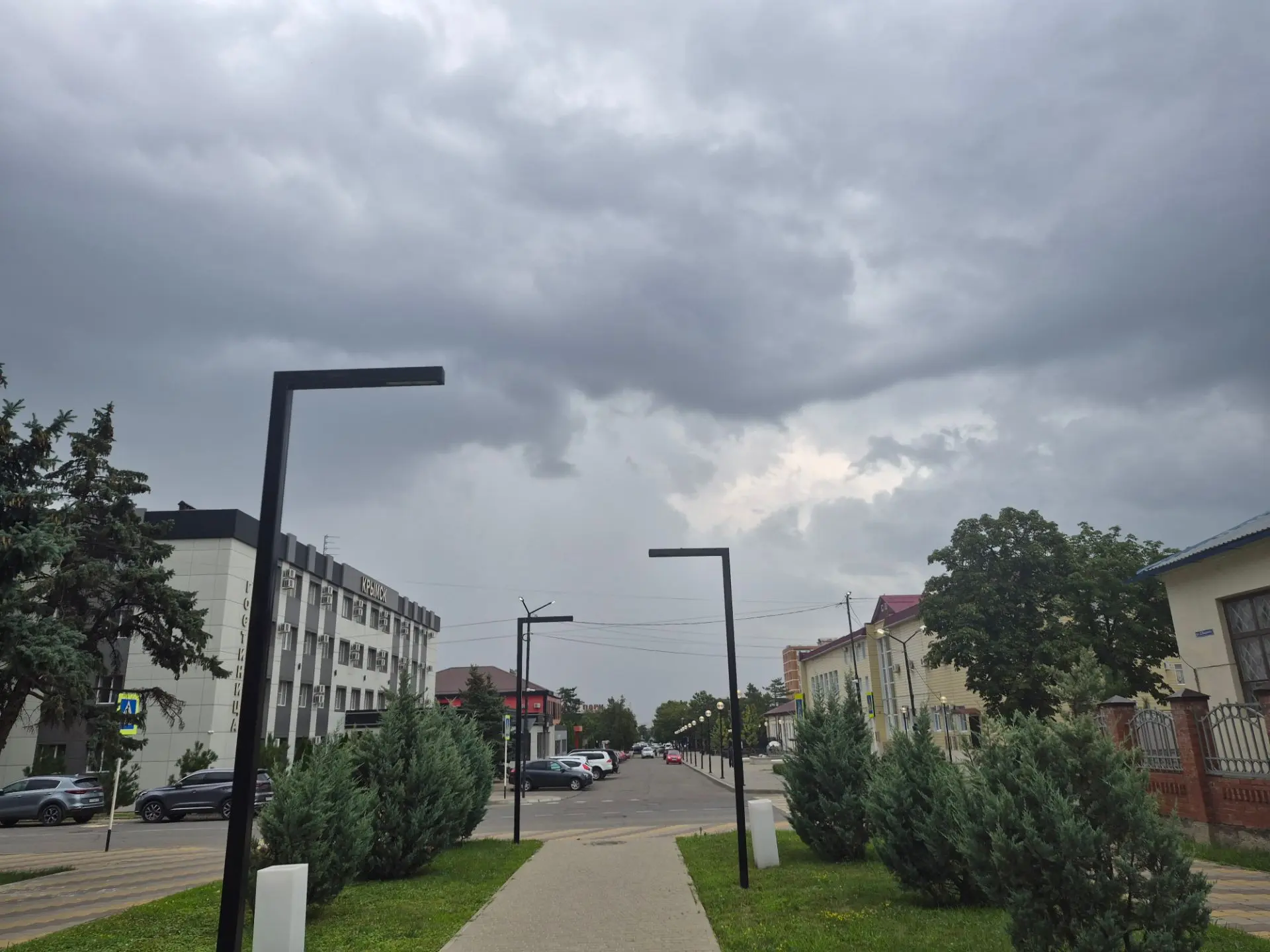 Сильный дождь, град, ветер🌧