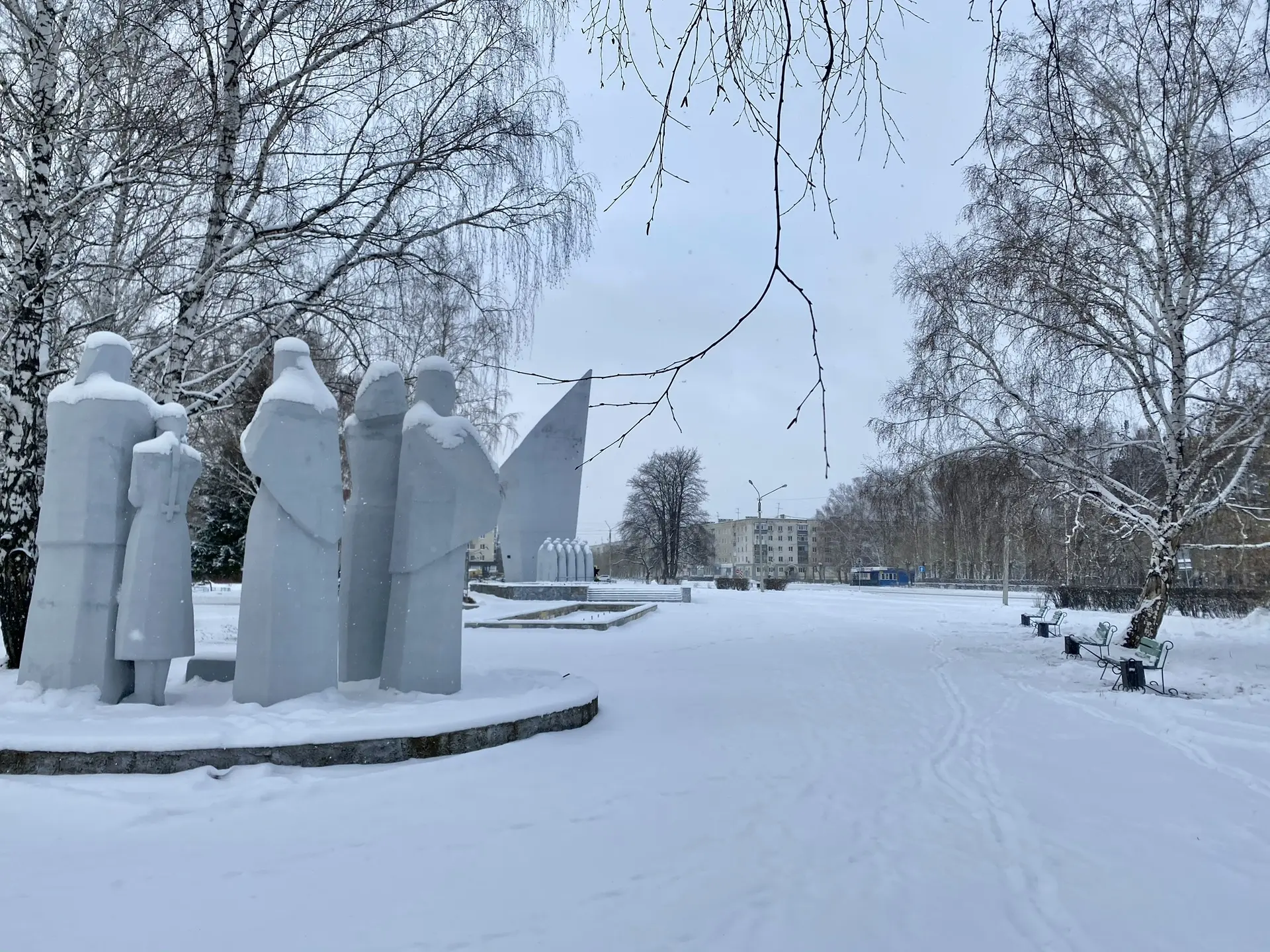 На Урал идет непогода. В ближайшие дни на Свердловскую область обрушатся дождь, снег, с...