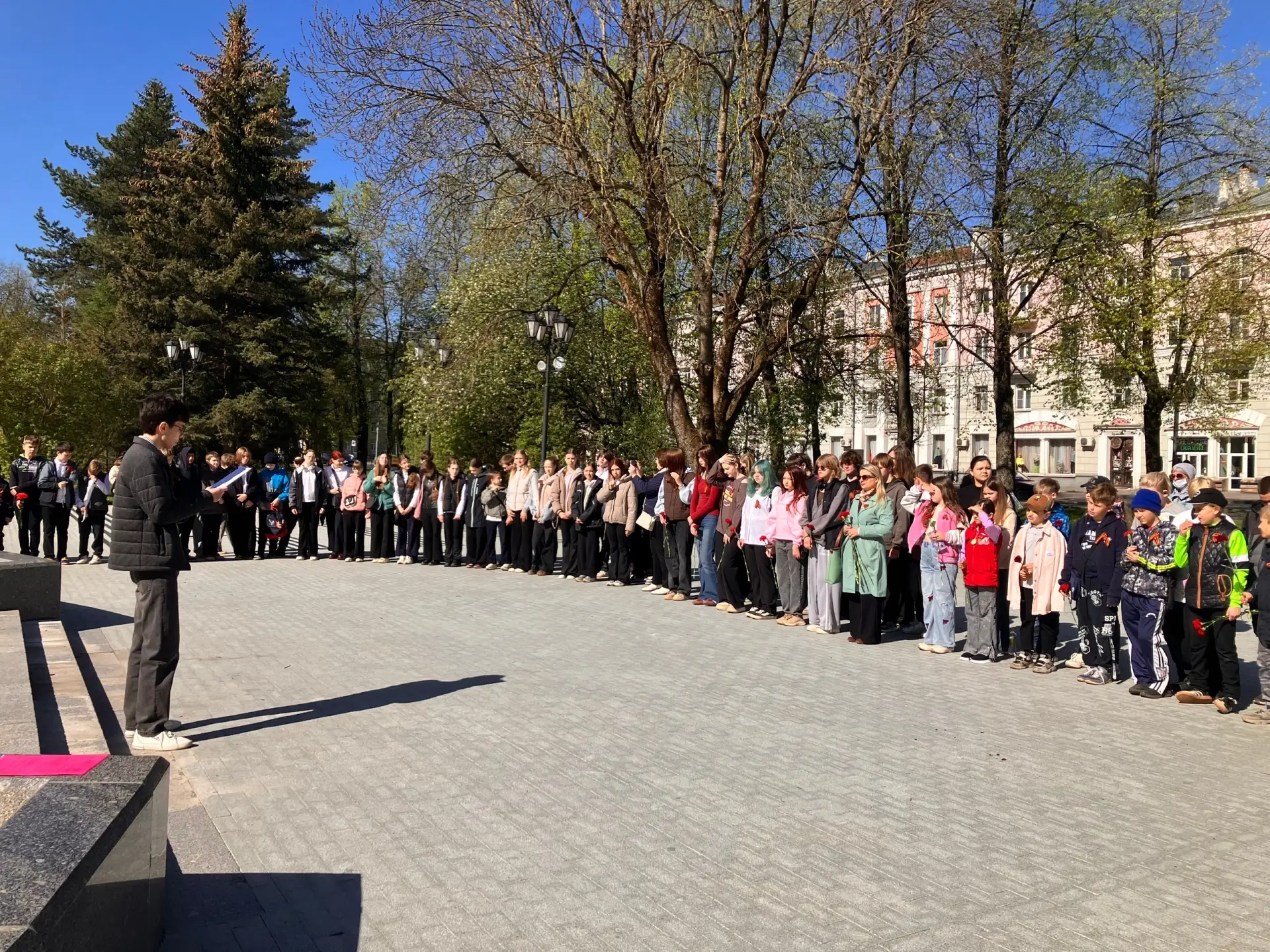 🎖 День Победы у памятника Сергею Рахманинову: память, музыка, единство 🎶  Сегодня у памятника велико