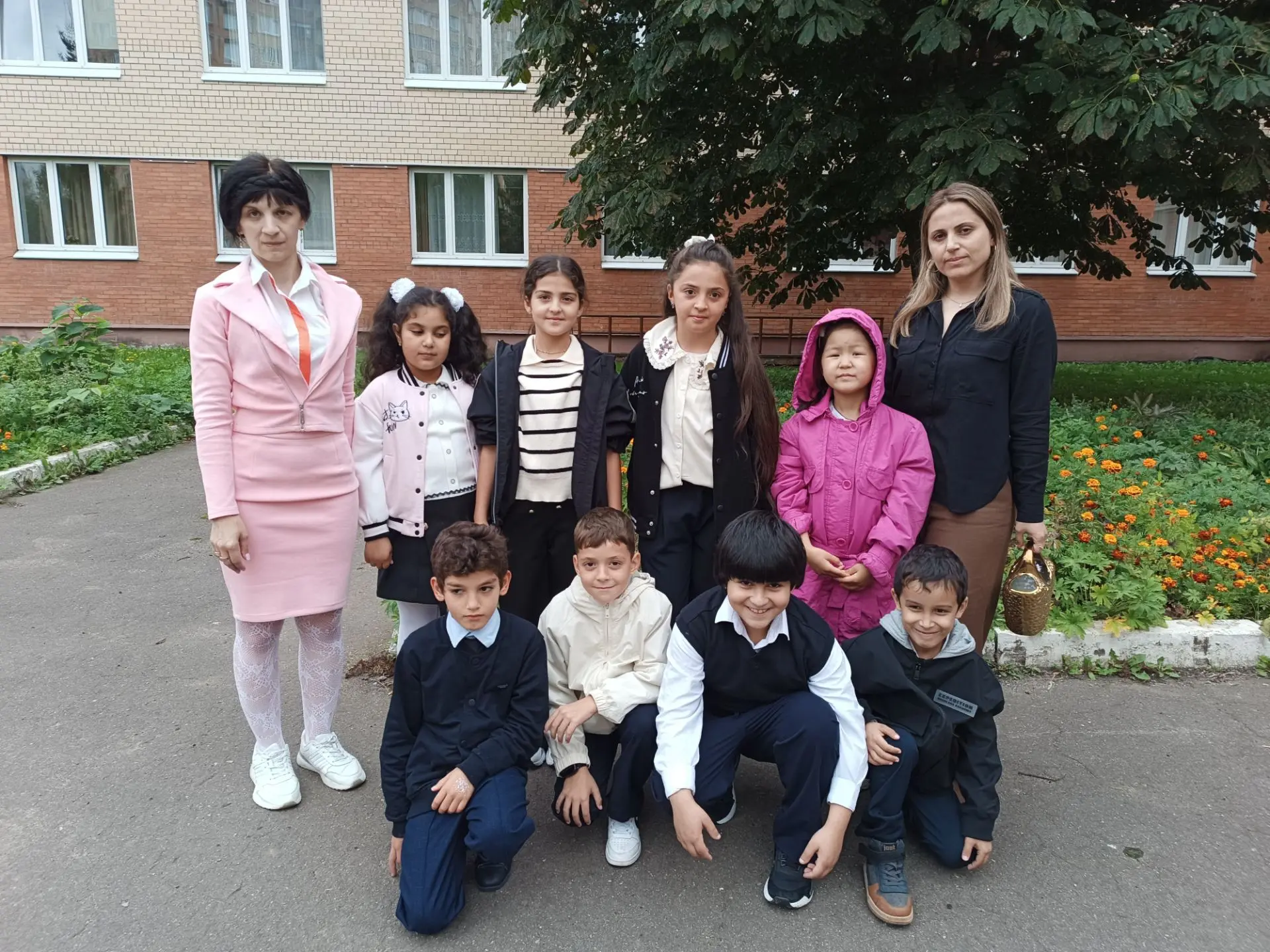 Ученики Развилковской школы приняли участие во Всероссийской акции "Капля жизни", в пам...