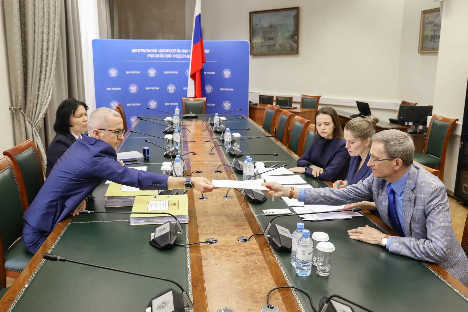 Партия СПРАВЕДЛИВАЯ РОССИЯ подала в ЦИК России пакет документов для регистрации федерал...