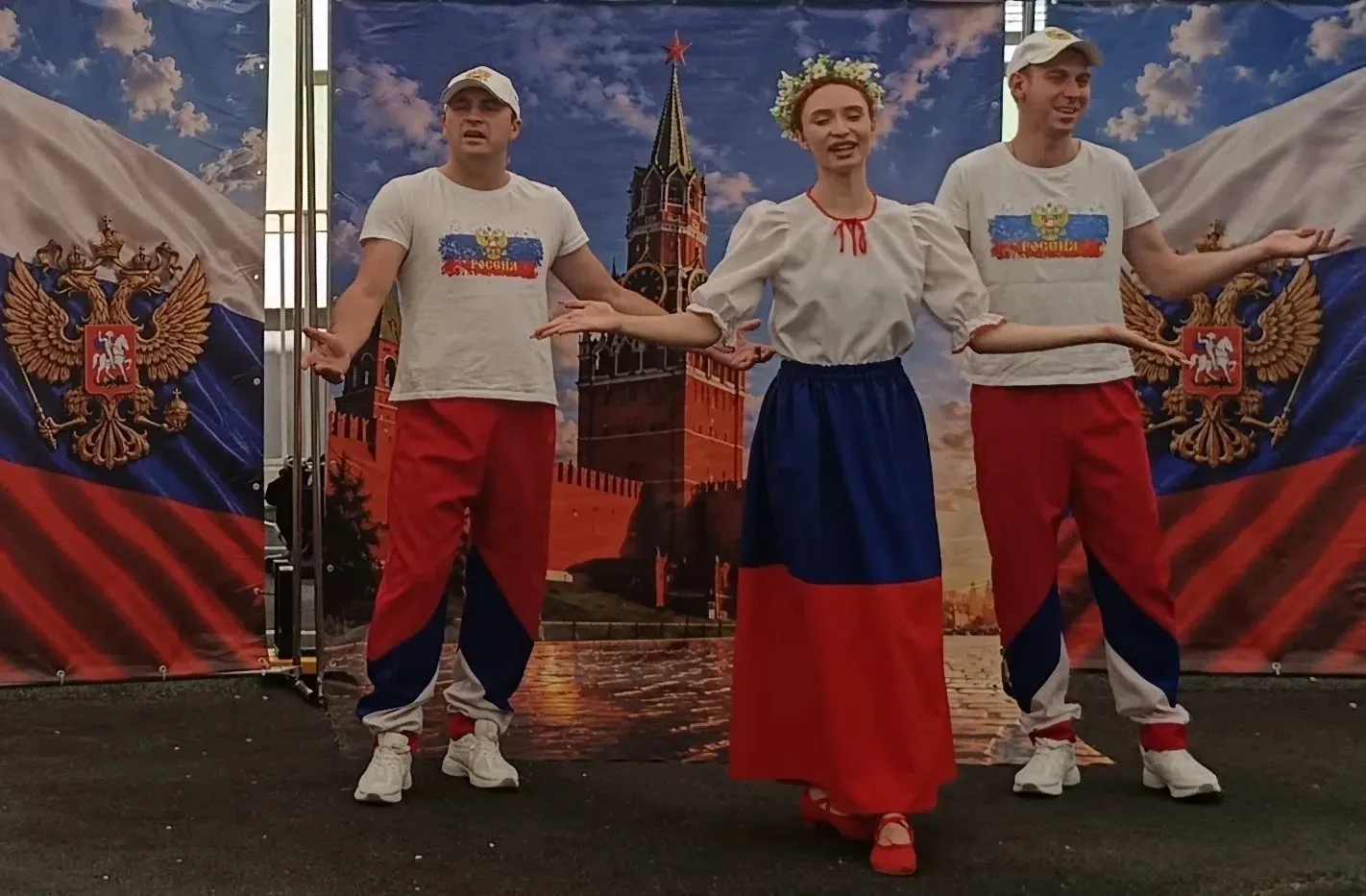 Сегодня в нашем саду  прошёл театрализованный праздник, посвящённый Дню Российского фла...