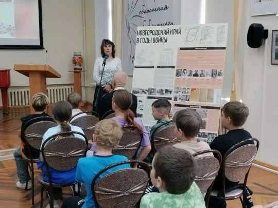 Сегодня воспитанники пришкольного лагеря "Чайка" приняли участие в «Уроке мужества» под названием «О