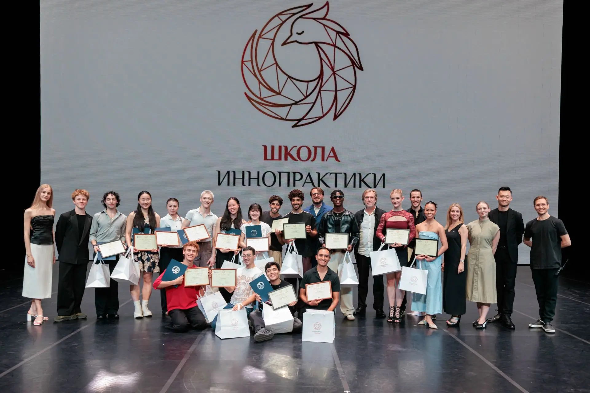 Финальный аккорд сезона 🎓 

В рамках фестиваля «Глобальные ценности» в Академии танца Бориса Эйфман