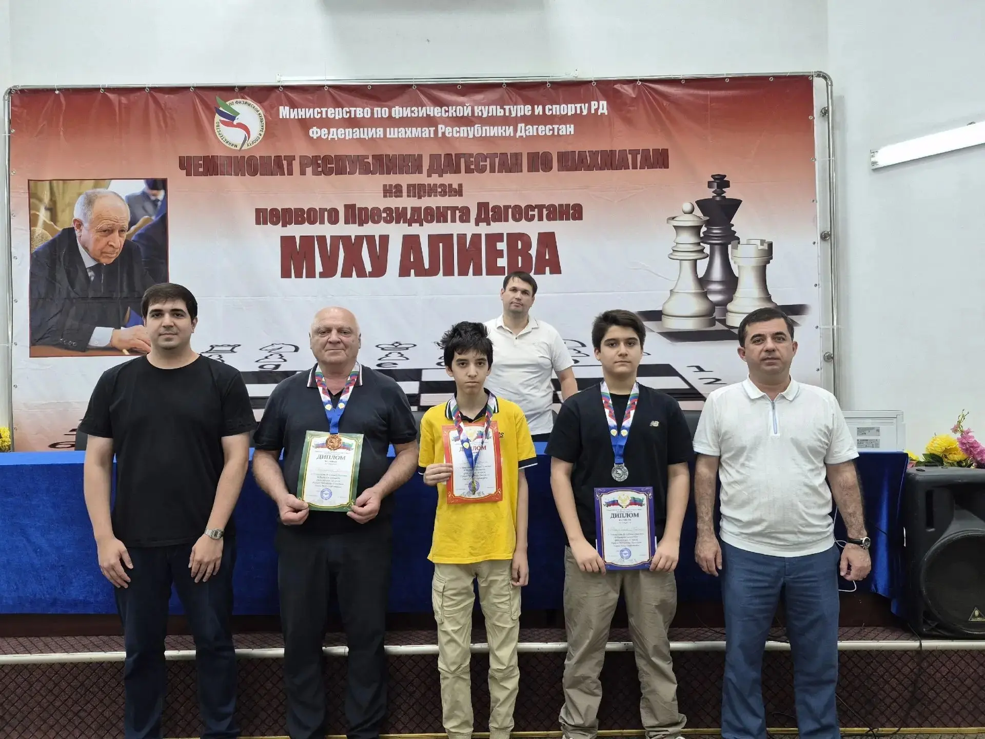 Руслан Гаджиев — чемпион Дагестана по быстрым шахматам⚡️

В Доме шахмат в Махачкале состоялся чемпио