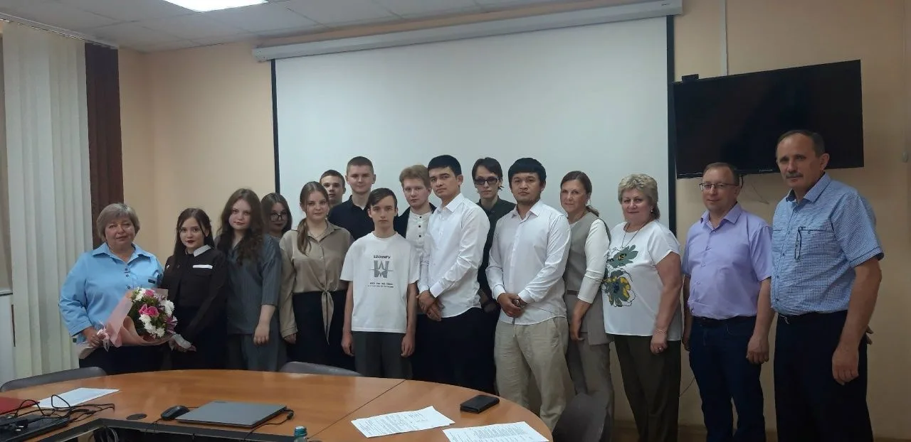 Важная победа: выпускники группы №45 успешно защитили дипломы!  https://vk.com/wall-98706163_5994  h