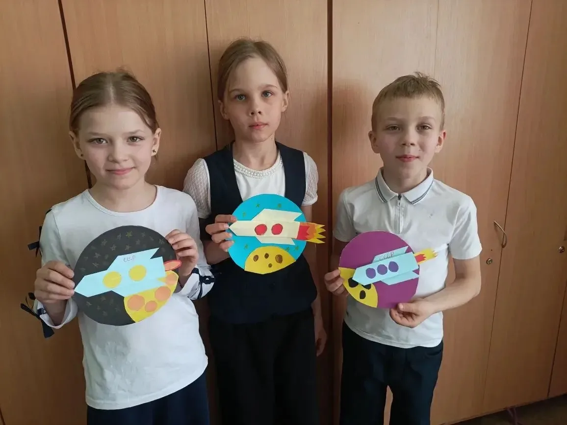 🚀 Космическое настроение!   Ко Дню космонавтики ребята из 2 «Г» класса своими руками сделали поделки