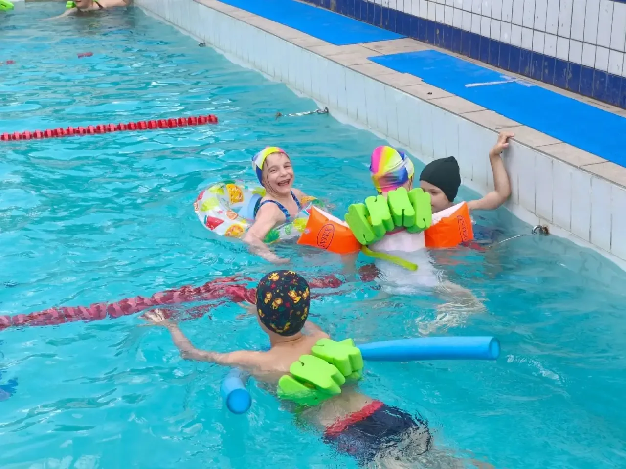 ⛱🌊Ребята из летнего лагеря «Маленькие подвиги большого человека» посетили МБУ «Плавательный бассейн