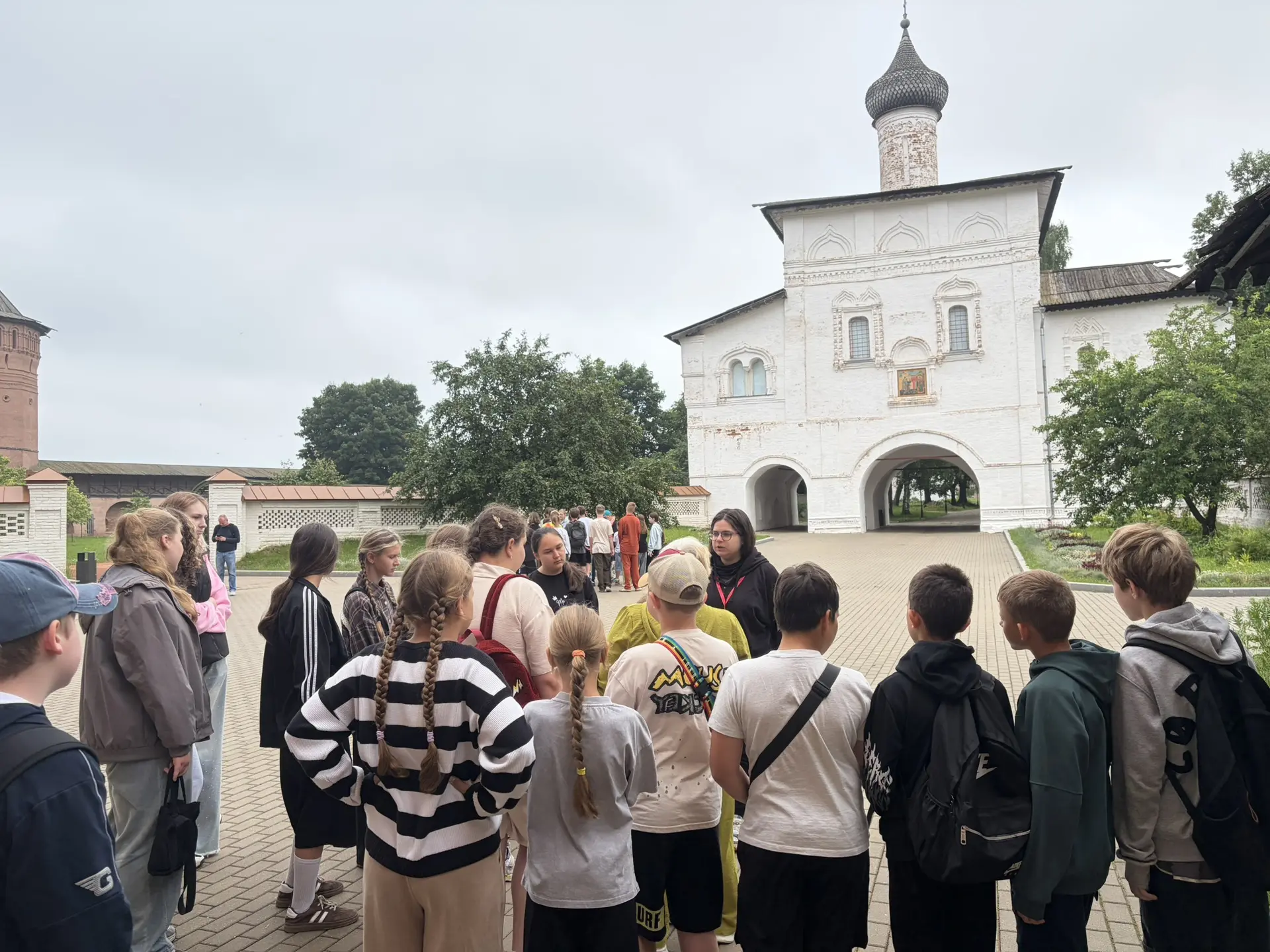 🏰 Путешествие в глубь веков: наши ребята посетили древний Суздаль!