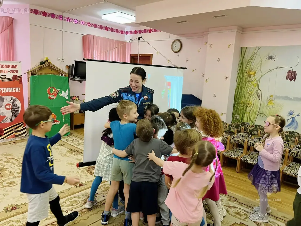 🟠В Центральном округе столицы прошли открытые уроки культуры безопасности  Сотрудники 3 и 4 ТОНПР по