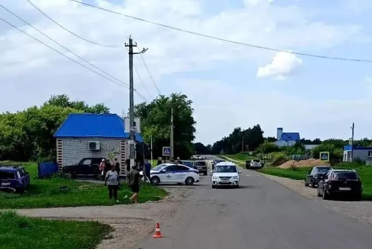 «Рено» и ВАЗ-2104 столкнулись в Чаплыгинском округе.

В аварии пострадал пассажир отечественного авт