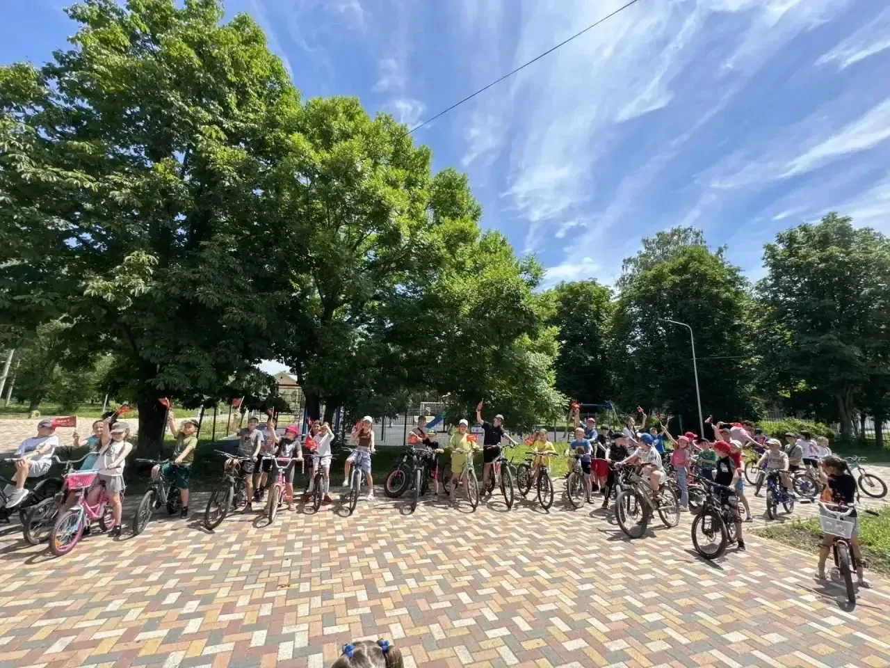 🚴‍♂️🌟 В нашем лагере 10 июня прошли захватывающие соревнования «Велогонки»! 🌟🚴‍♀️

Этот день ста