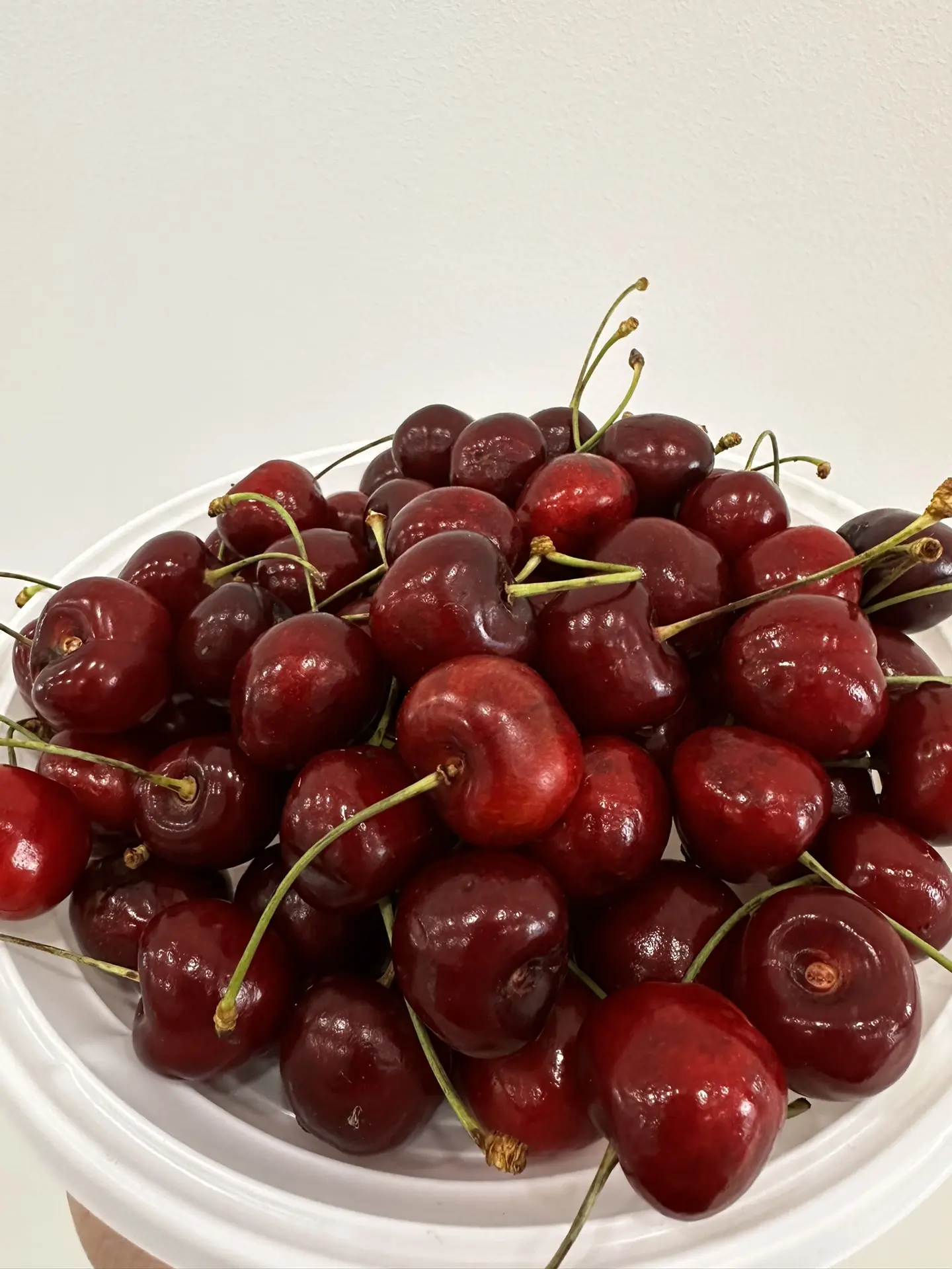 В наличии свежая черешенка 🍒🙂‍↔️