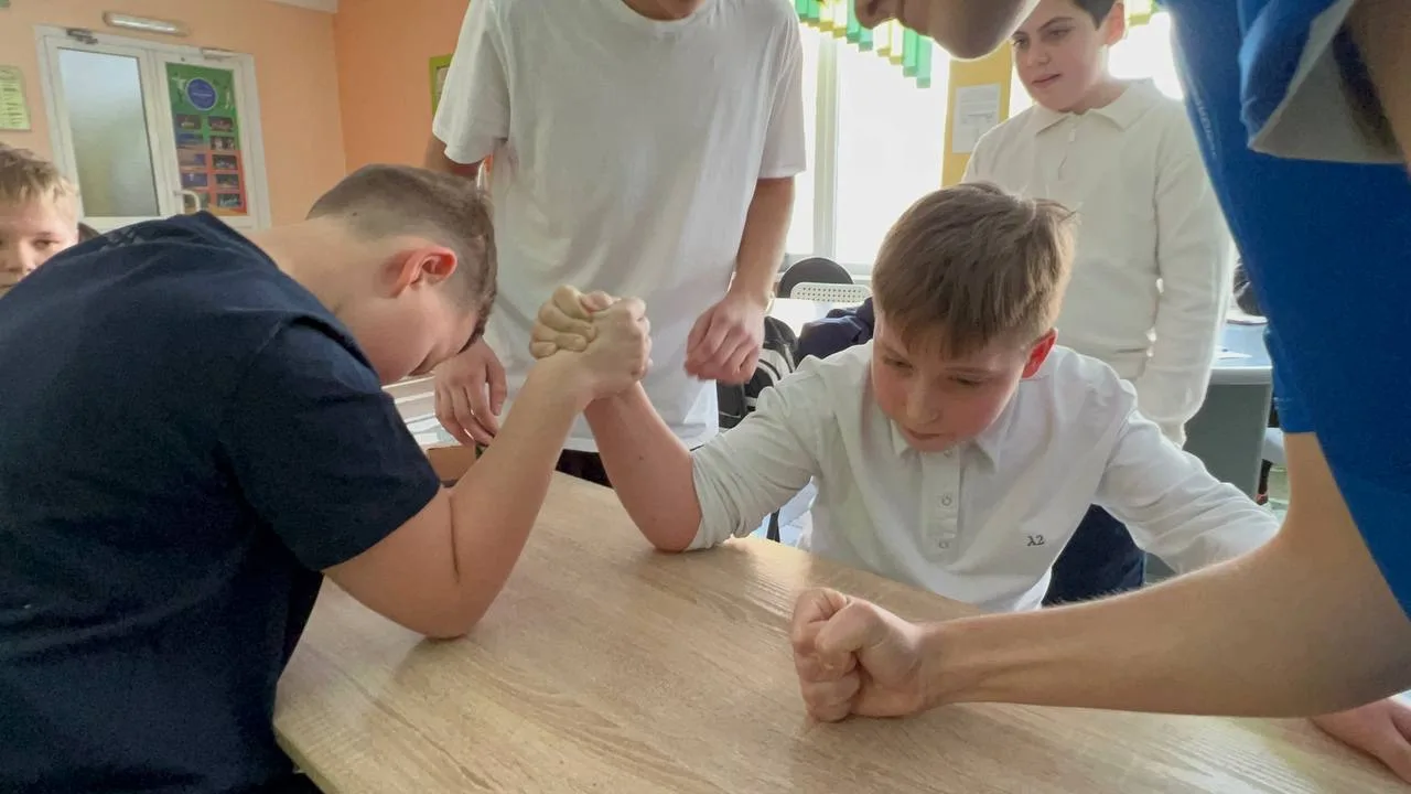 42 мгновение о спортивной жизни Второй Гимназии 🤼‍♀️🏸🏀  Спорт- это одна из самых важных частей образ
