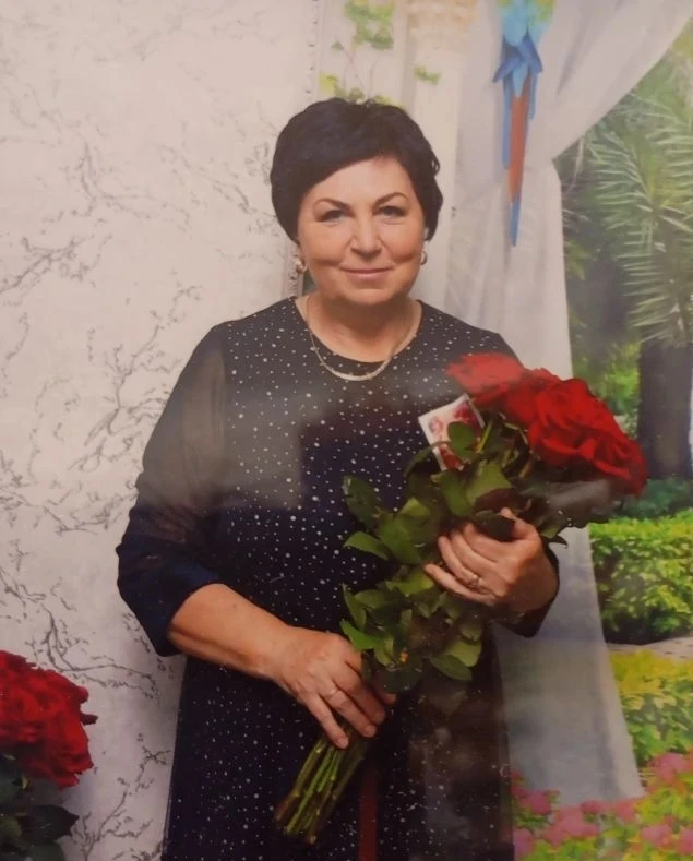 🎉 С днём рождения, Лидия Николаевна!  Сегодня свой день рождения отмечает наш педагог-библиотекарь  