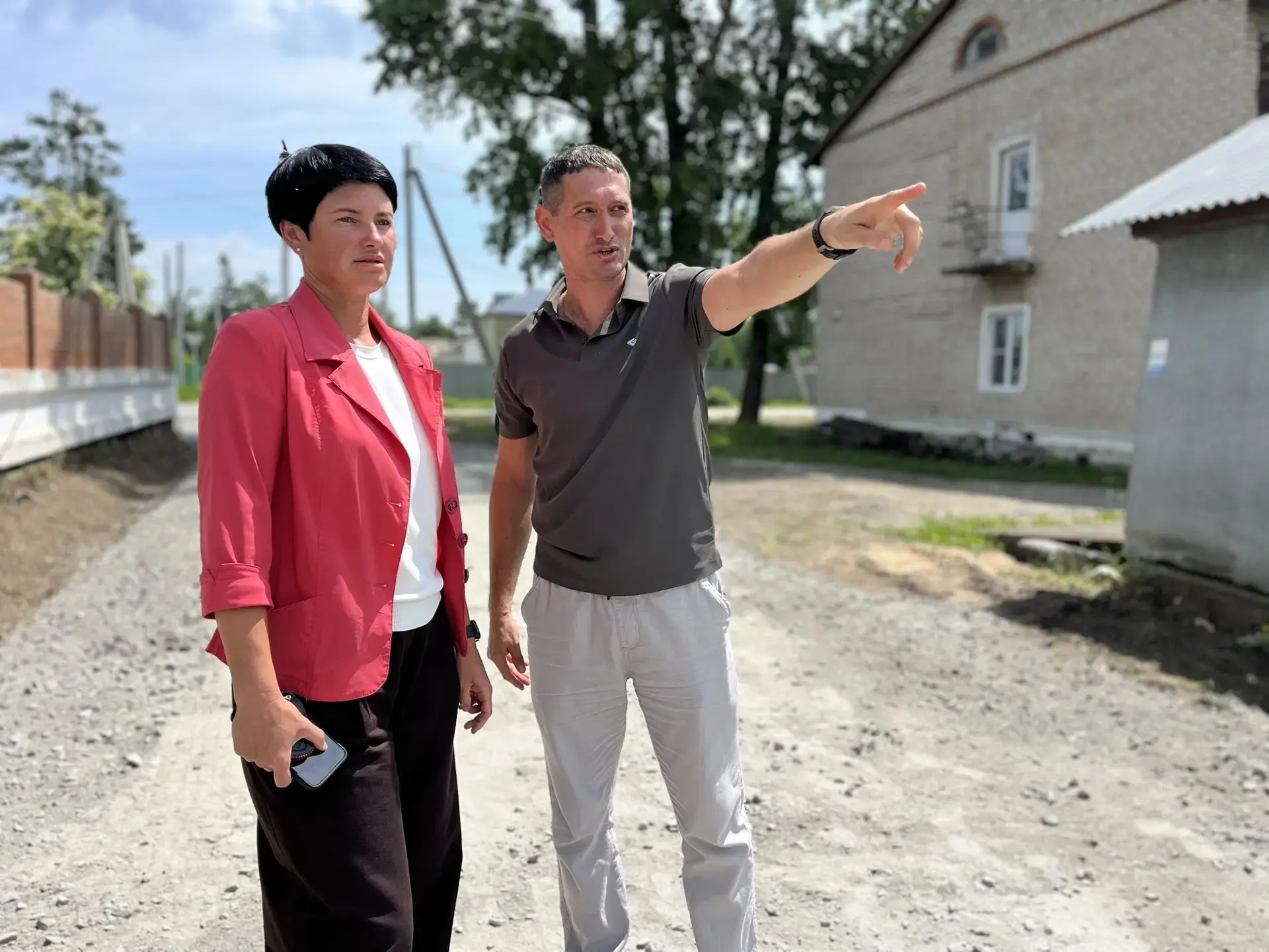 🏗 Ход ремонтных работ в посёлке Николаевка проконтролировала Оксана Макарова

В посёлке Николаевка,