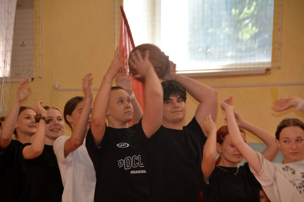 В Ейском медицинском колледже прошла спортивно-игровая программа «Веселые старты», посв...