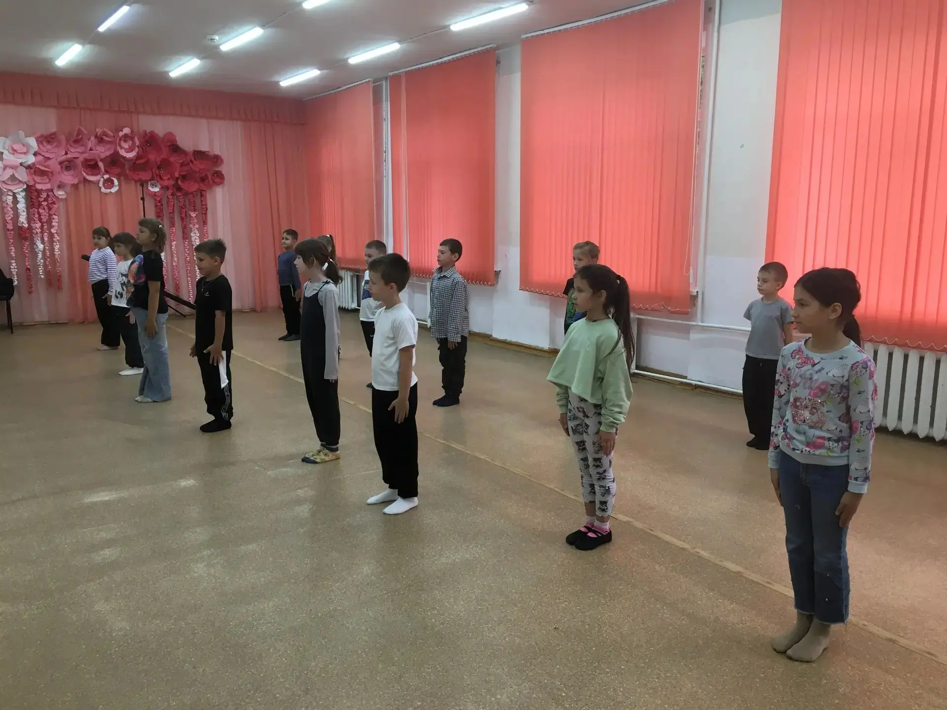 Ребята 2 В класса побывали на мастер‑классе по хореографии в ЦДТ №4. Под руководством Н...