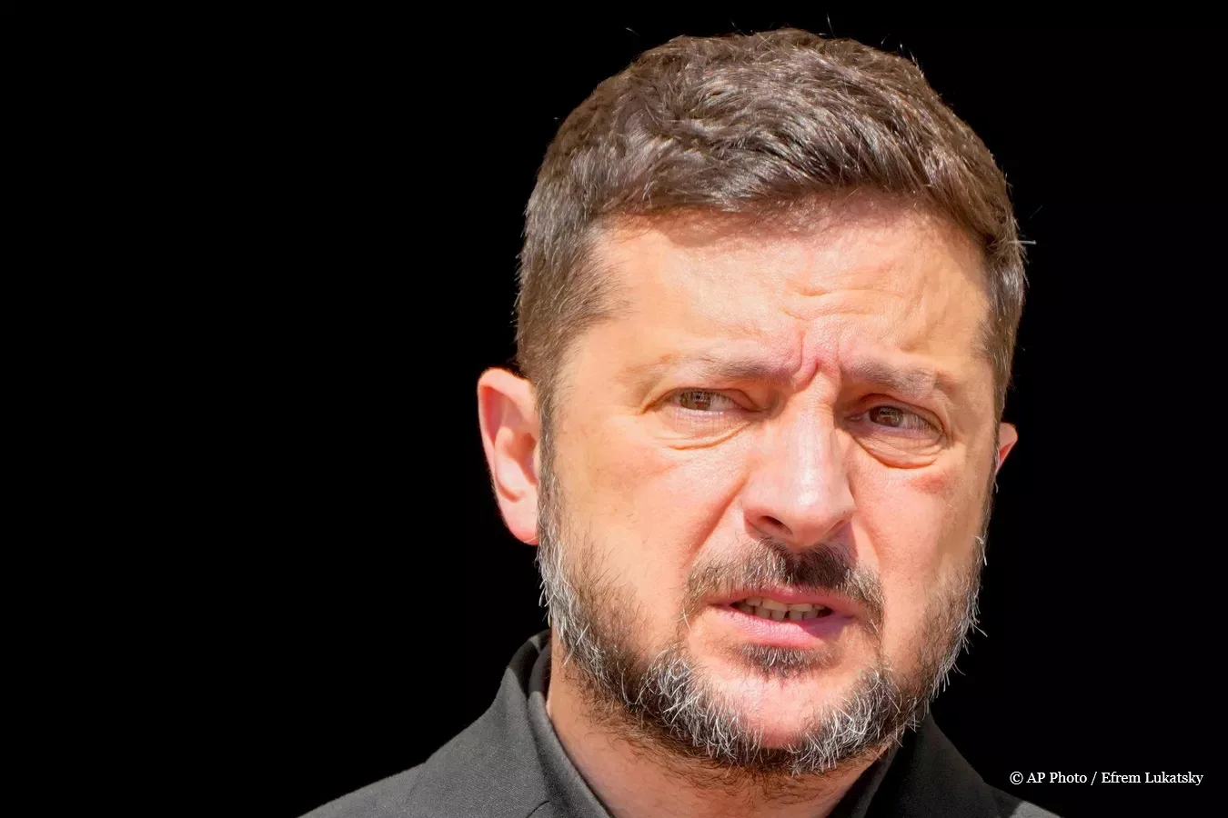 Зеленский снова потребовал ракеты — теперь не только для Patriot.