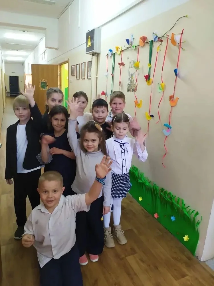 «Пасха — это не только куличи, но и символ новой жизни. Эти маленькие птички в детских ладошках — си