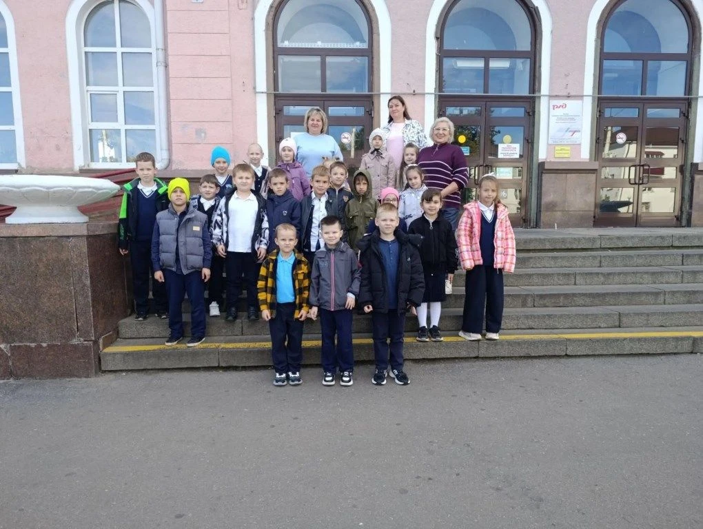 📜В объединении "Родные истоки" под руководством М.Д. Коньковой и экскурсовода  Л.Н. Лу...
