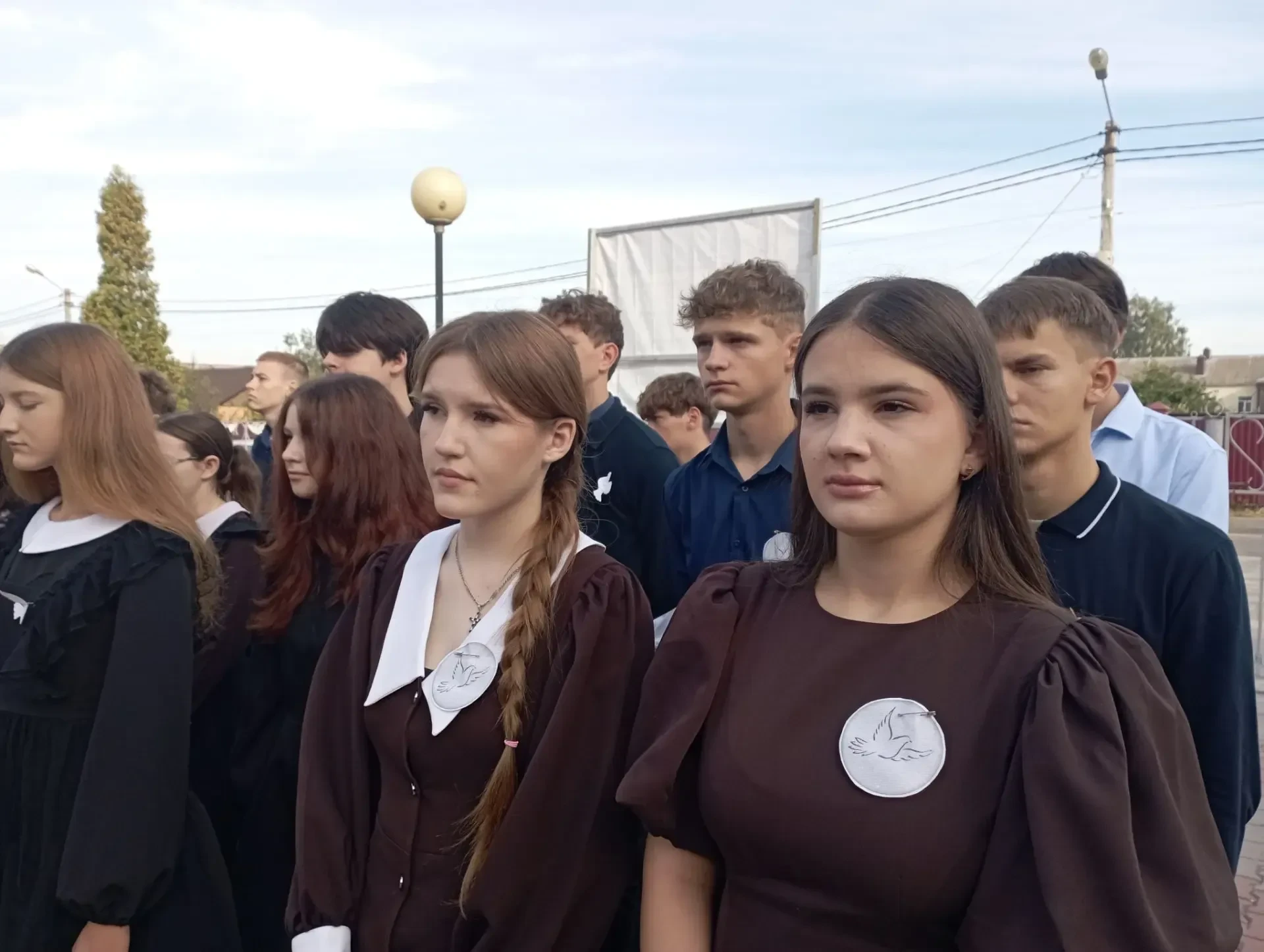 3 сентября учащиеся нашей школы почтили память тех, кто пострадал от рук террористов, и...