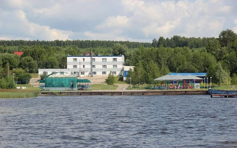 На улице 10 лет Октября моноколесист попал в аварию. Он получил множественные переломы.